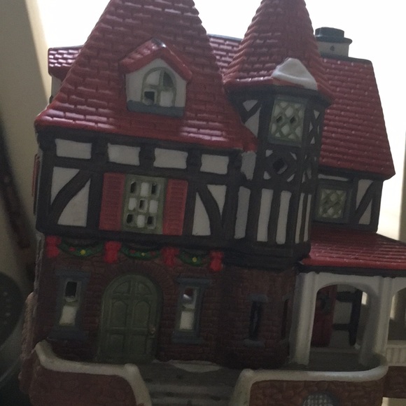 Miniature house size 8 by 8 by 5 inches - Picture 12 of 17